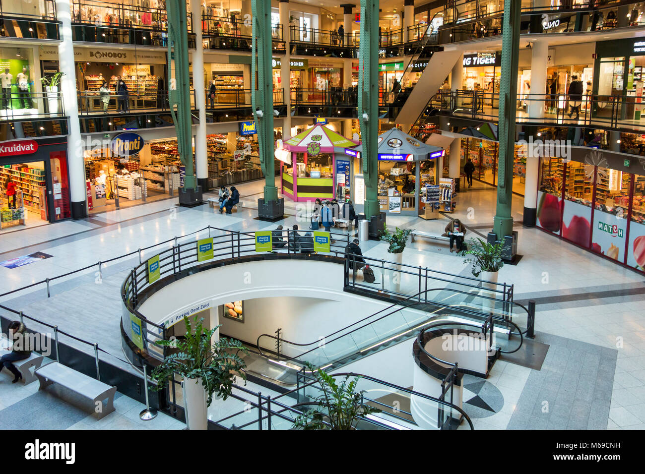 City2 shopping mall dans le centre ville de Bruxelles