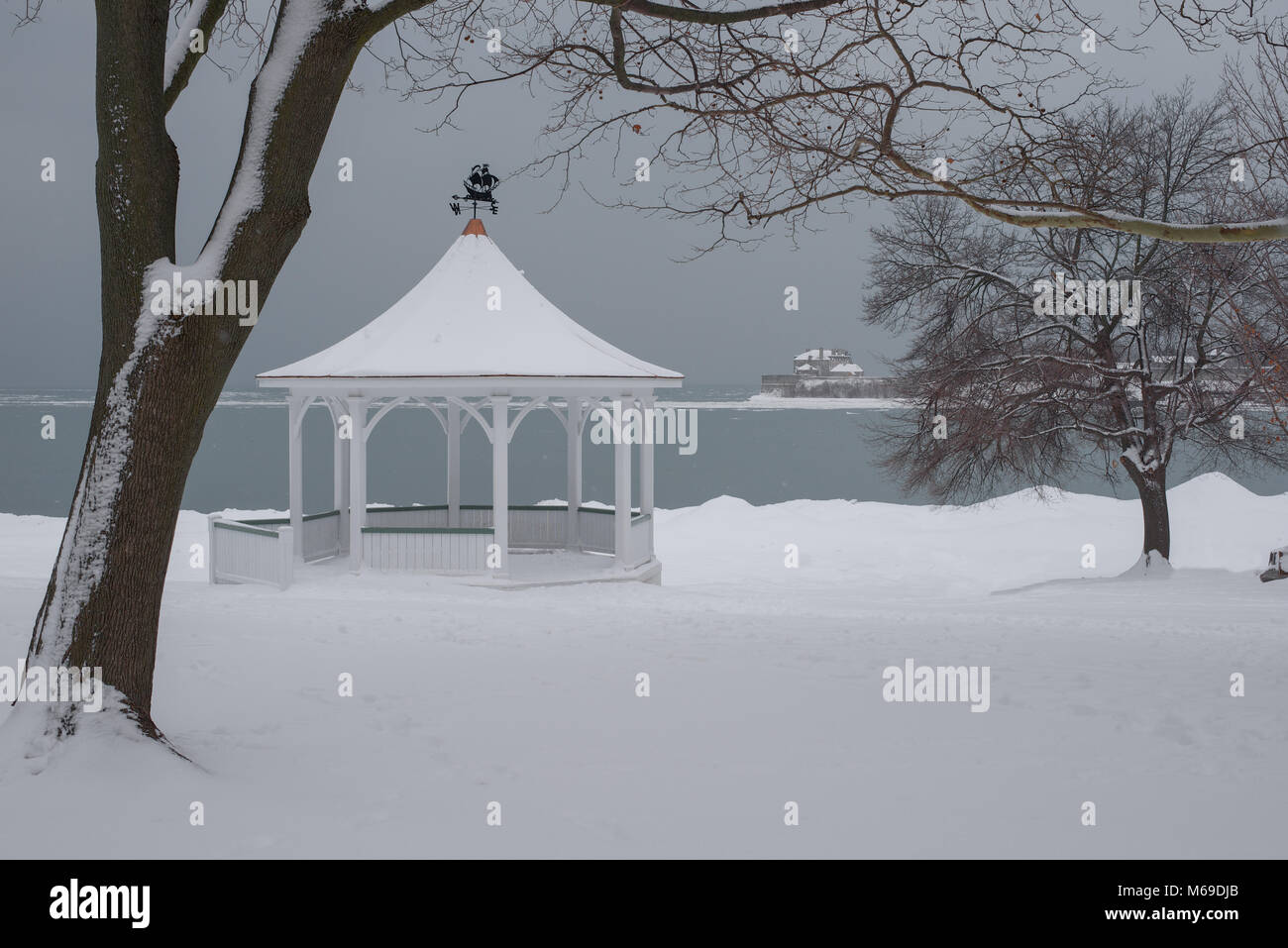 Le Fort Niagara vu de l'autre côté de la rivière Niagara, de Niagara-on-the-Lake par une froide journée de l'hiver. Banque D'Images