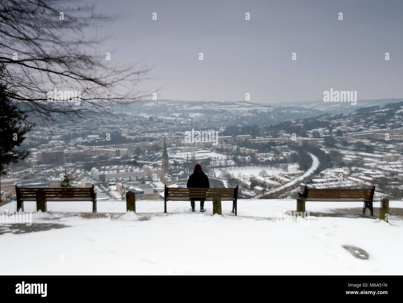 Bath, Somerset, Royaume-Uni. 2 mars, 2018. UK. Baignoire recouverte de neige. La ville entière est en train de dormir dans une couette blanche couverte de neige. Voir l'être admiré de l'Alexandra Park. Credit : BC photography/Alamy Live News Banque D'Images