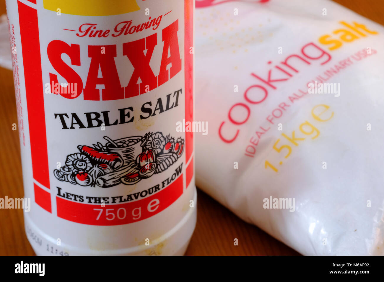 Bouteille de plastique Saxa le sel de table Banque D'Images