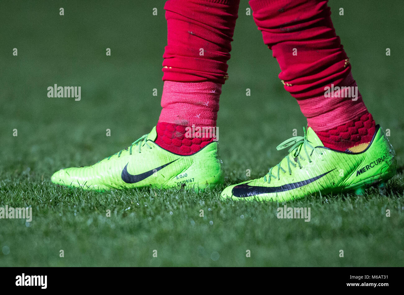 Sheyi Ojo de Liverpool, chaussettes et chaussures de football Nike  personnalisé au cours de l'EPL2 - U23 - Ligue 2 match entre lecture et  Liverpool à Adams Photo Stock - Alamy