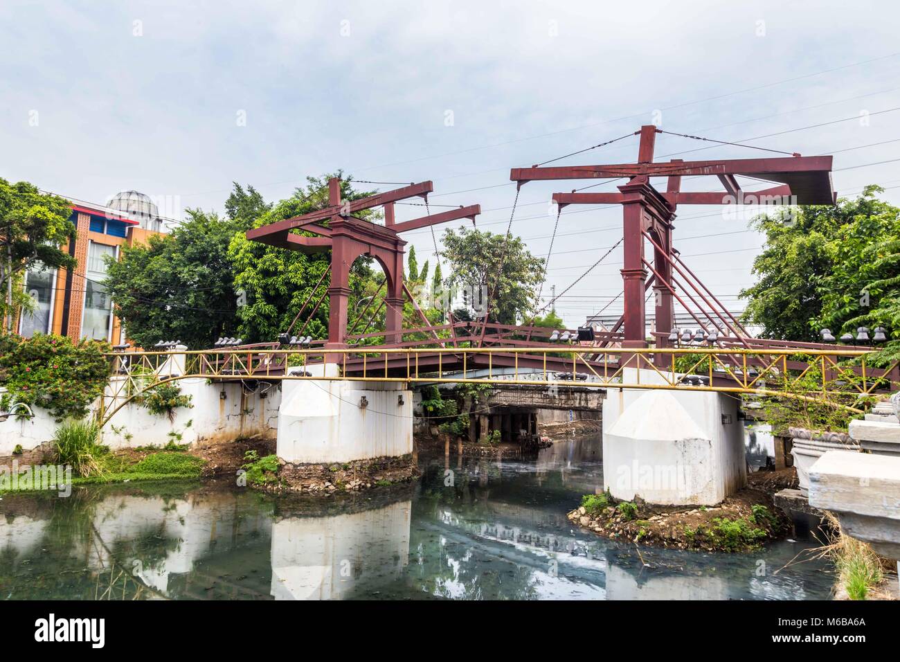 Vieux pont colonial hollandais de Sunda Kelapa, Jakarta, Indonesi Banque D'Images