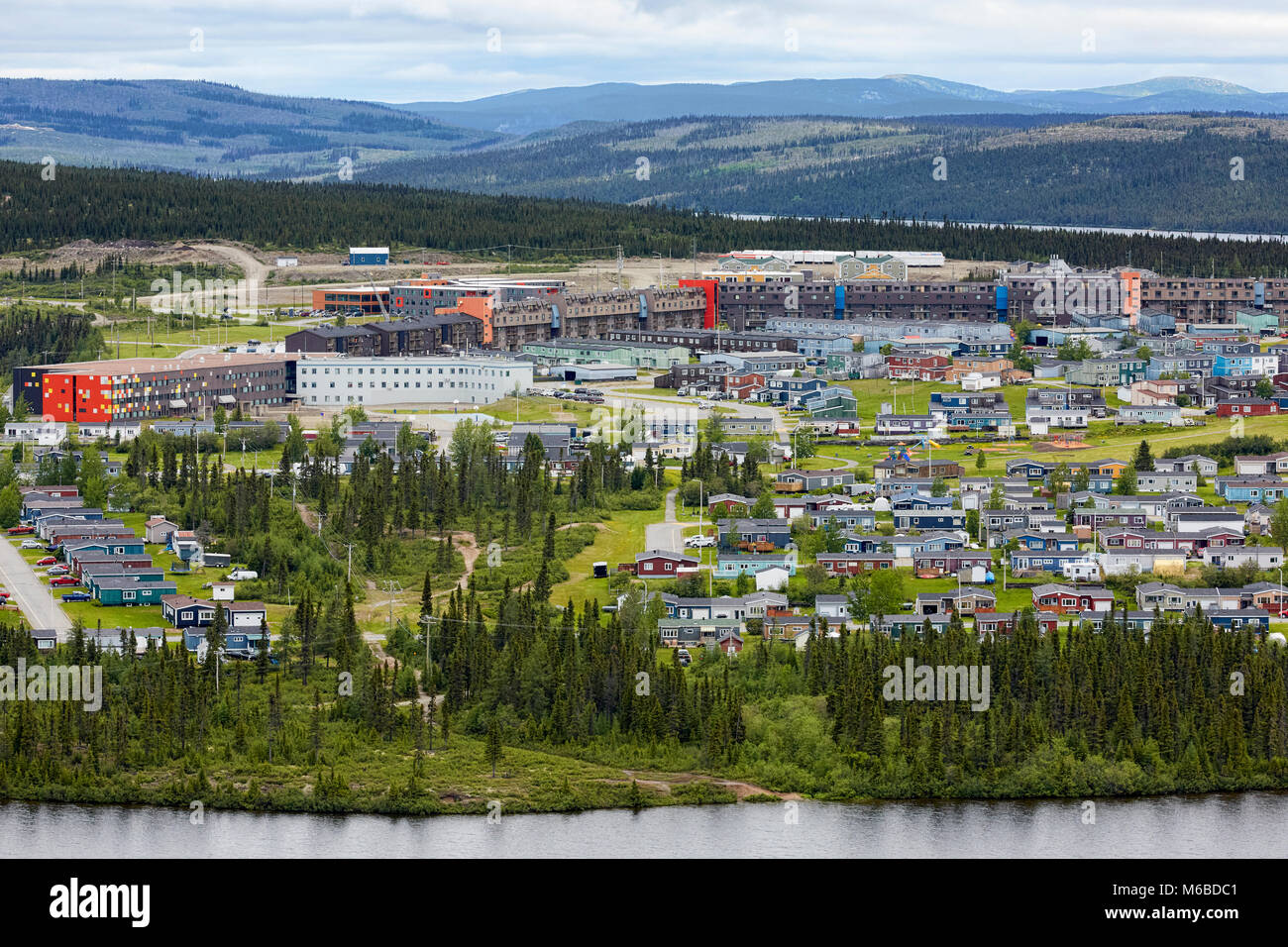 Vue aérienne de Mur Ecran (le pare-brise) par Maurice Desnoyers et Norbert Schoenauer, Fermont, Québec, Canada Banque D'Images