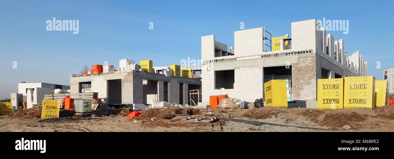 VILNIUS , Lituanie- 13 JANVIER 2018 : Lors de la construction de nouvelles maisons, blocs de béton cellulaire et de scories de l'Organisation mondiale de la marque Ytong est activement utilisé. Ytong w Banque D'Images