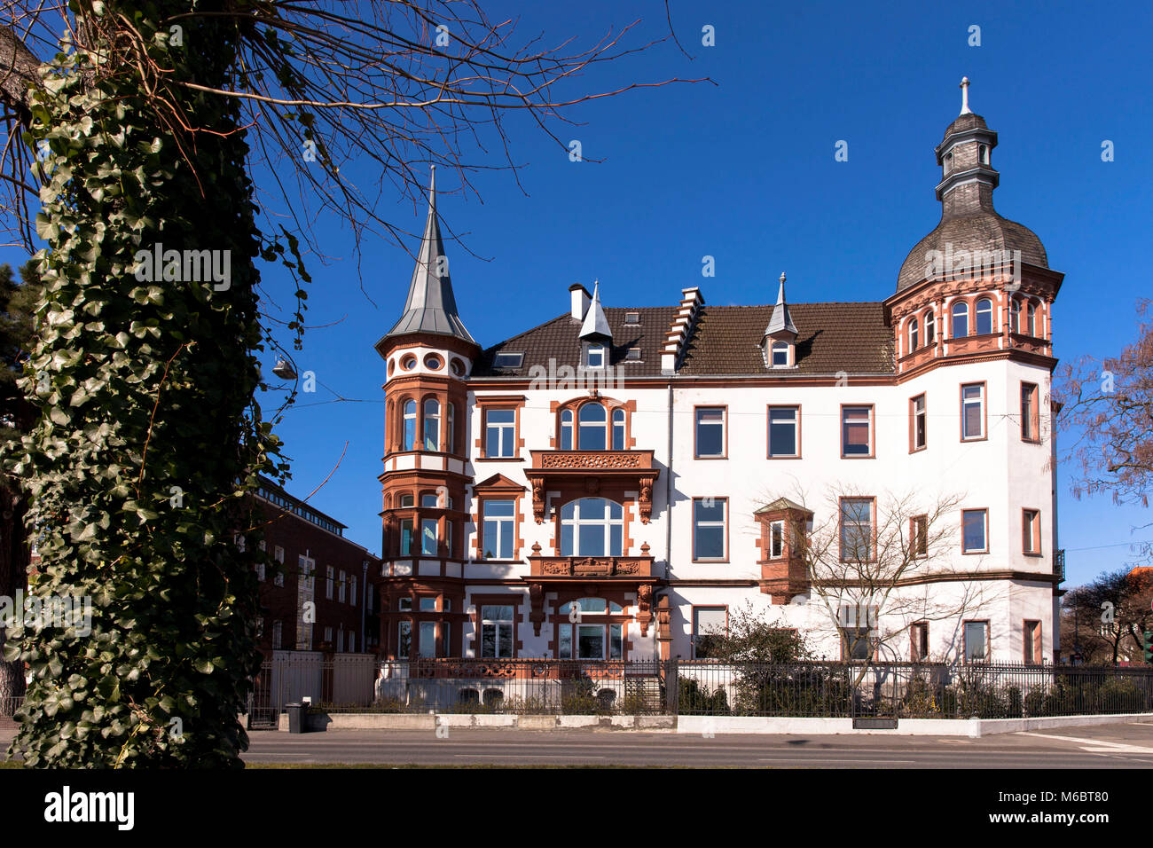 Chambre sur la rue Konrad-Adenauer-Ufer corner Rue Worringer, Cologne, Allemagne. Haus am Konrad-Adenauer-Ufer Ecke Worringer Strasse, Koeln, Deuts Banque D'Images
