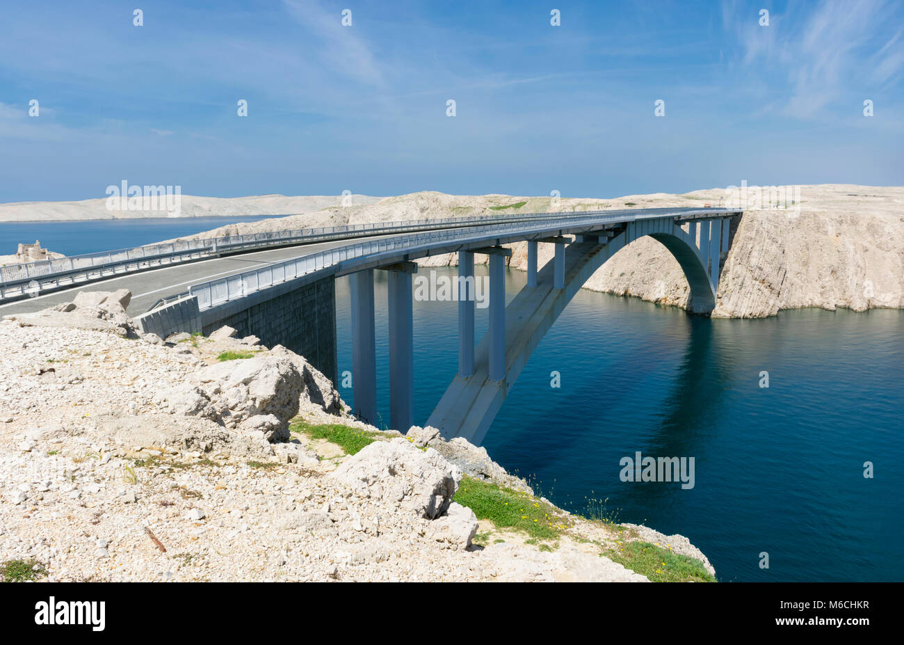 Pont de Pag, l'île de Pag, Dalmatie du Nord, Comté de Zadar, Croatie Banque D'Images