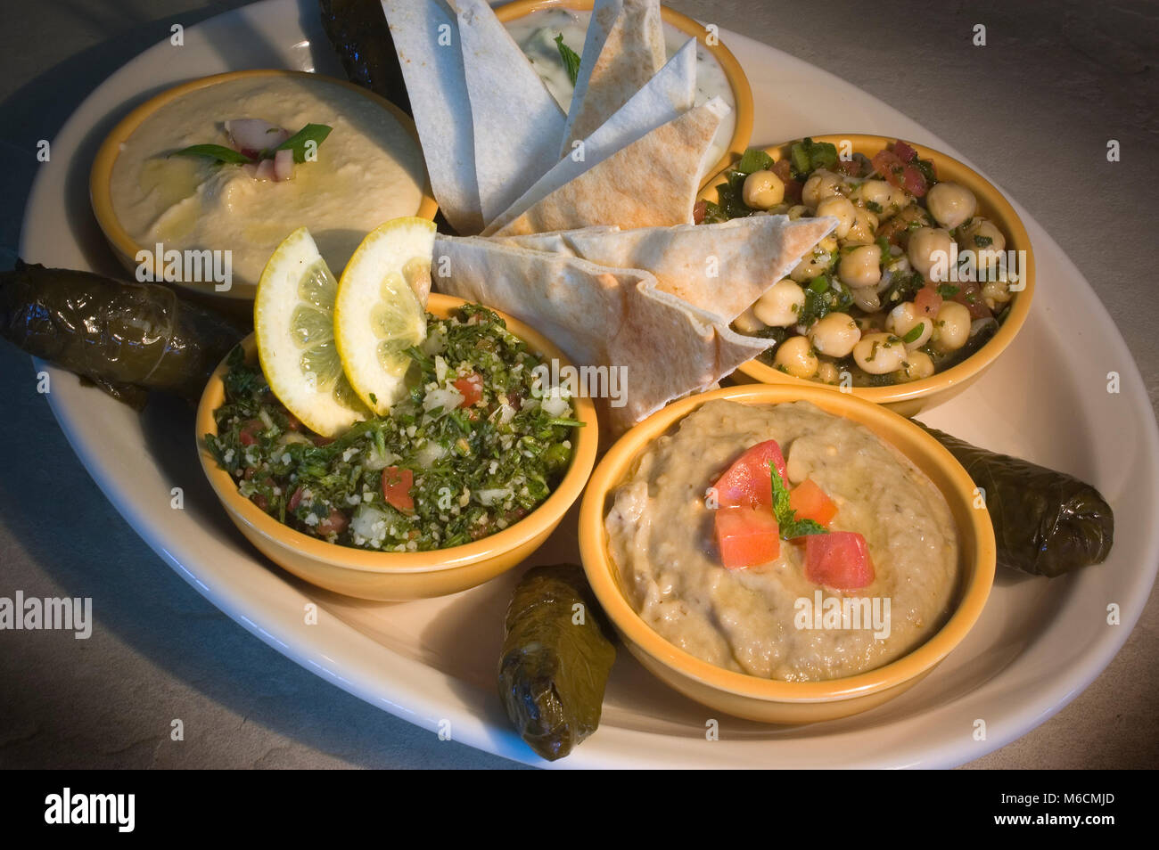 Moyen-orient le Mezza un apéritif pour deux dans un restaurant de Cape Cod Banque D'Images