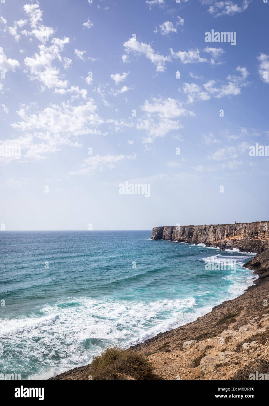 Rocky seashore près de Sarges village de Portugal Banque D'Images