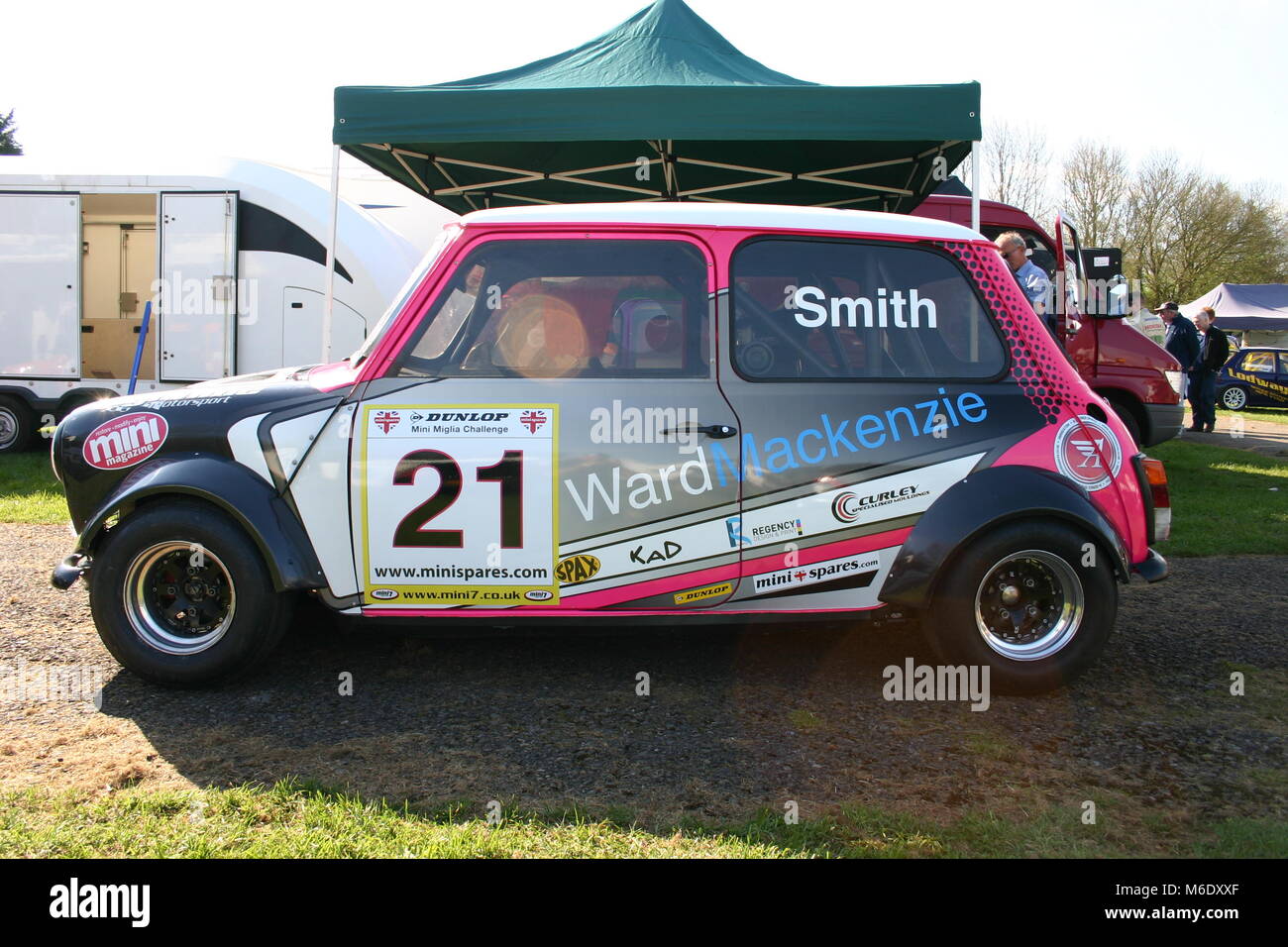 Mini Miglia Course Avril 2015 à Castle Combe Banque D'Images