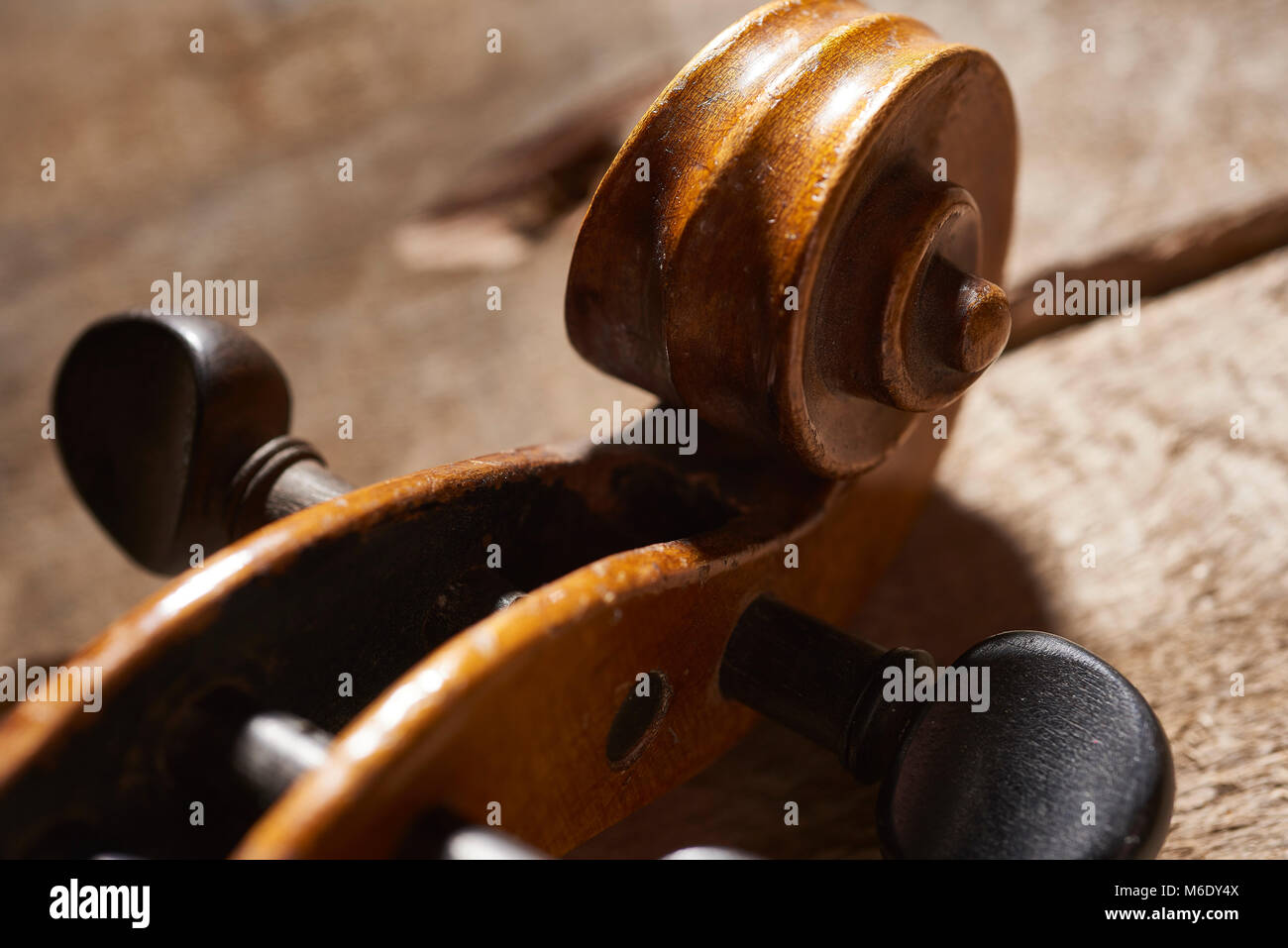 Close up d'un vieux beau violon Banque D'Images