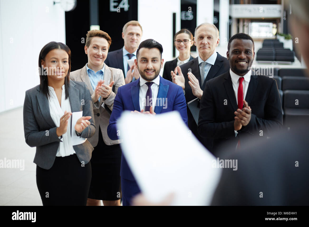 Ovations donnant Banque D'Images