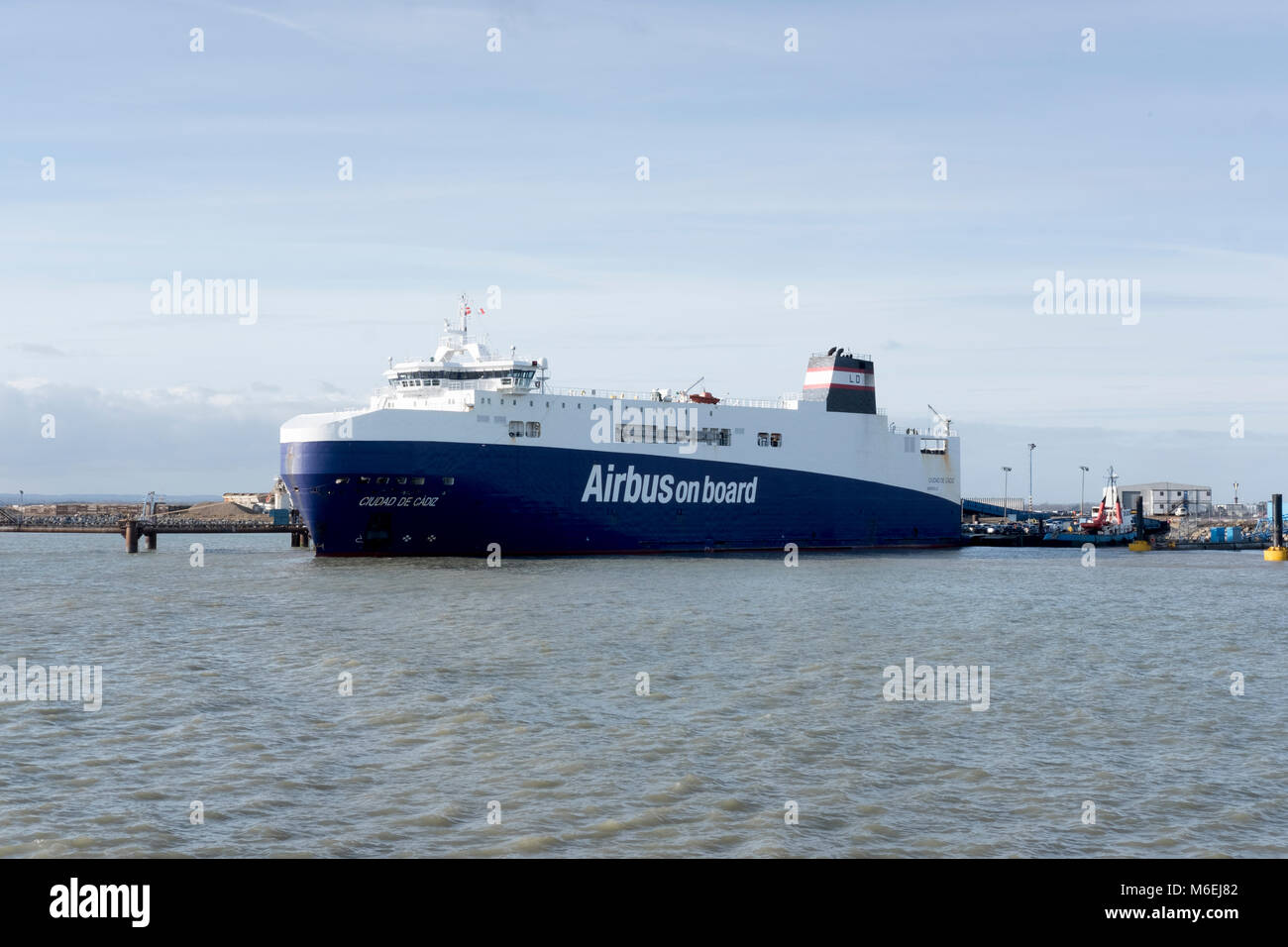 Le Ciudad de Cadiz du traversier roulier à l'amarrage dans Ramsgate réalise des pièces pour l'Airbus A380 entre les usines en Europe et au Royaume-Uni. Banque D'Images