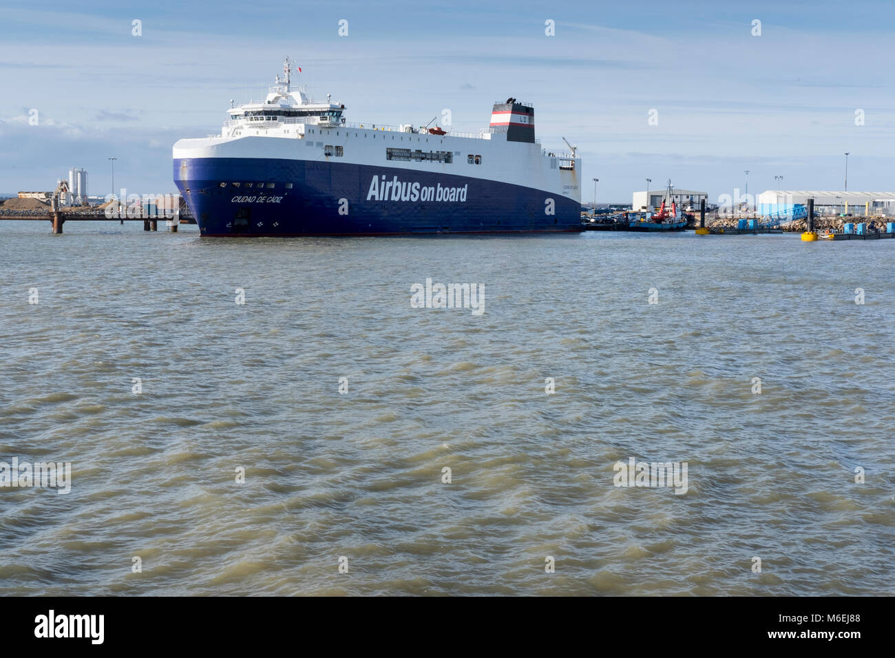 Le Ciudad de Cadiz du traversier roulier à l'amarrage dans Ramsgate réalise des pièces pour l'Airbus A380 entre les usines en Europe et au Royaume-Uni. Banque D'Images