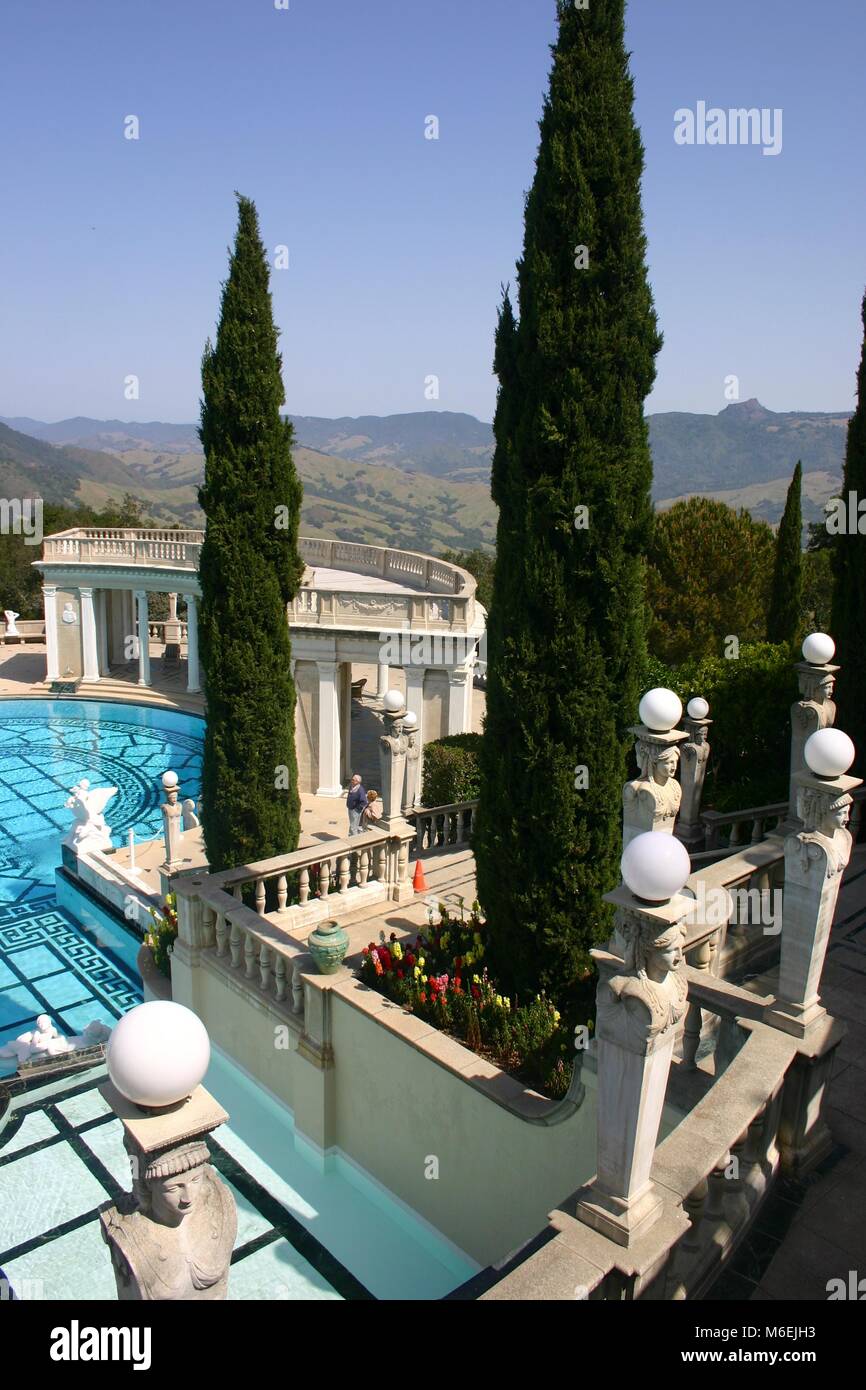 Piscine à Hearst Castle, monument historique Banque D'Images