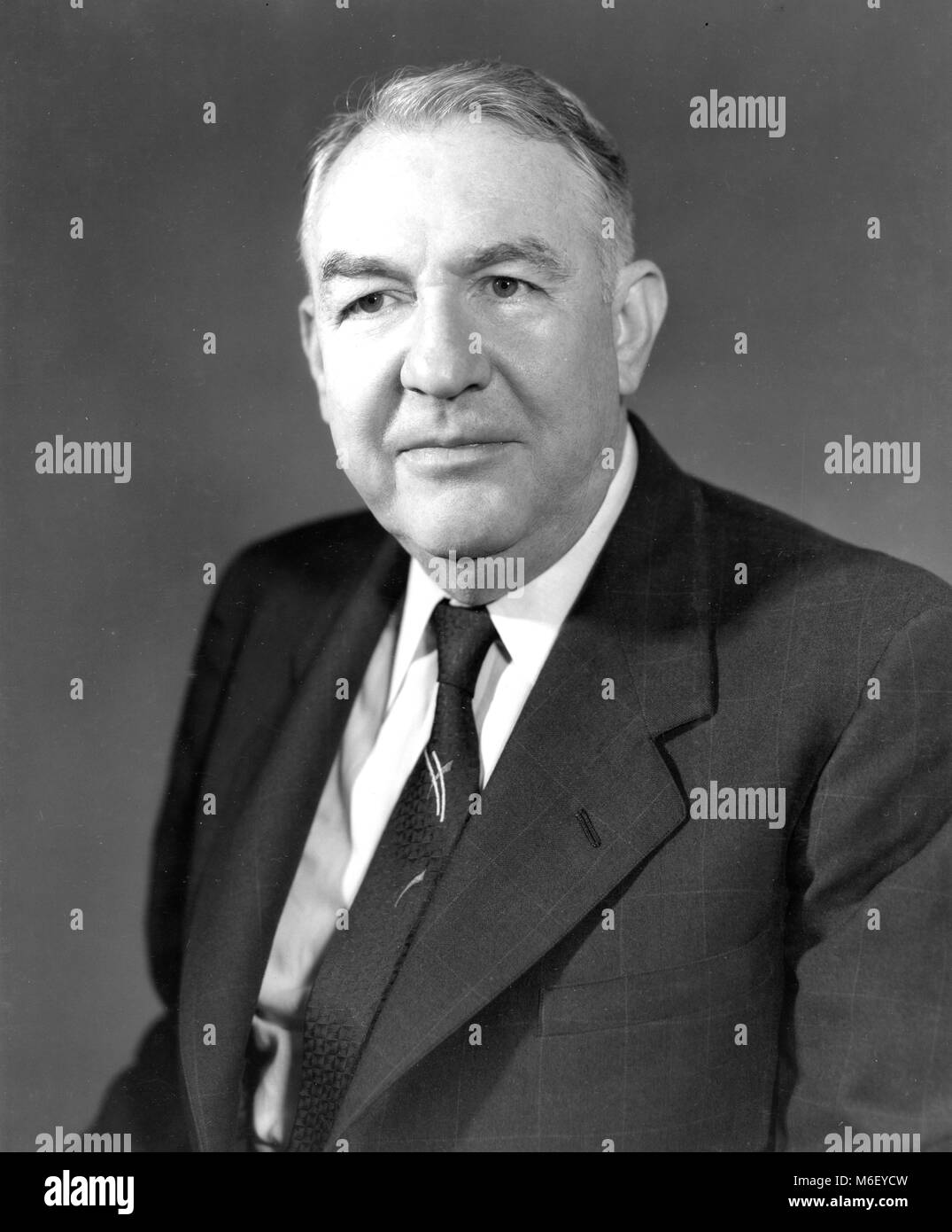 Portrait de sénateur Samuel J Ervin, Jr, qui a été nommé pour compléter le mandat de feu le sénateur Clyde M Hoey de Caroline du Nord, Washington, DC, 06/25/1954. Banque D'Images