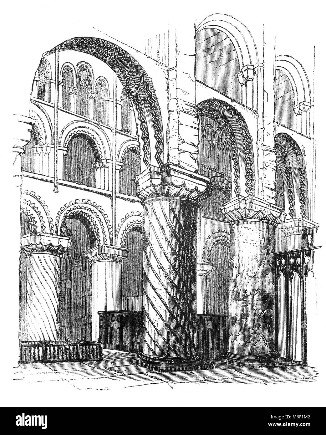 L'intérieur de l'église de l'abbaye de Waltham Holy Cross et St Laurent de l'autre côté de la rivière Lea dans la ville de Waltham Abbey, Essex, Angleterre. Le bâtiment actuel date essentiellement du début du 12e siècle et est un exemple d'architecture normande. Banque D'Images
