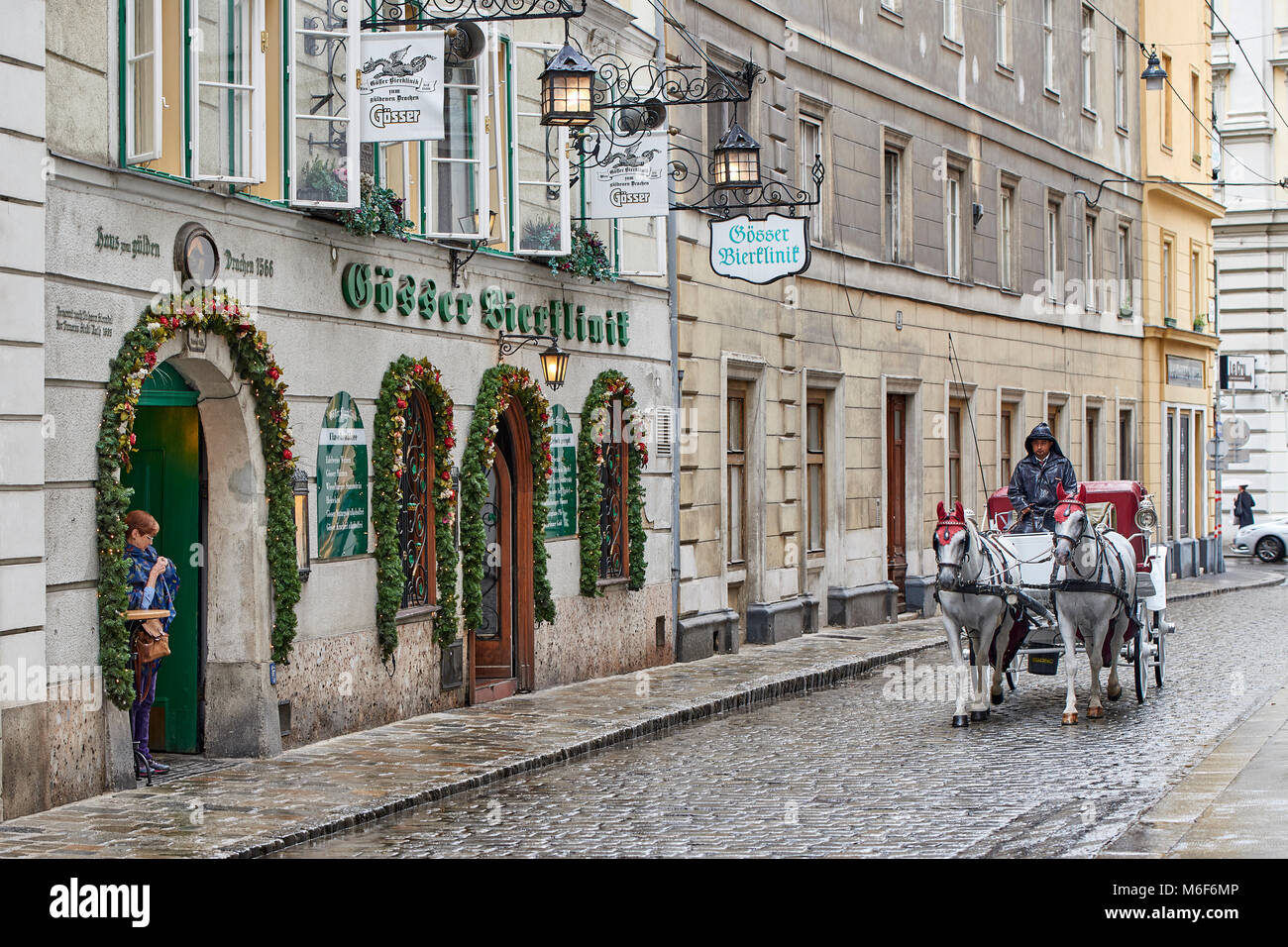 Gutenhofer Bierklinik, plus vieux restaurant de Vienne, Steindlgasse, la calèche jusqu'à la rue pavée Banque D'Images