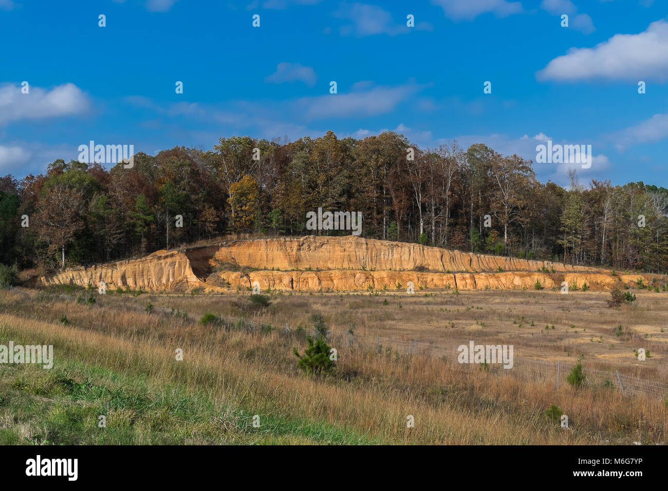 Les collines d'argile rouge du nord-ouest de l'Alabama. Banque D'Images