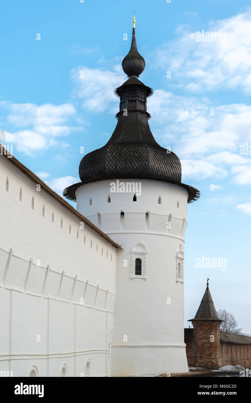 Odigitrievskaya tower et la forteresse de mur Kremlin de Rostov Veliki, Russie Banque D'Images