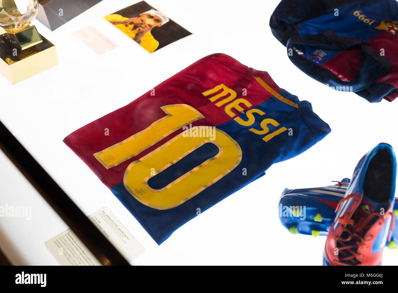 Barcelone, Espagne - 12 janvier 2018 : Le musée de trophées des coupelles et des bourses de l'équipe de FC Barcelone dans le Camp Nou. Banque D'Images