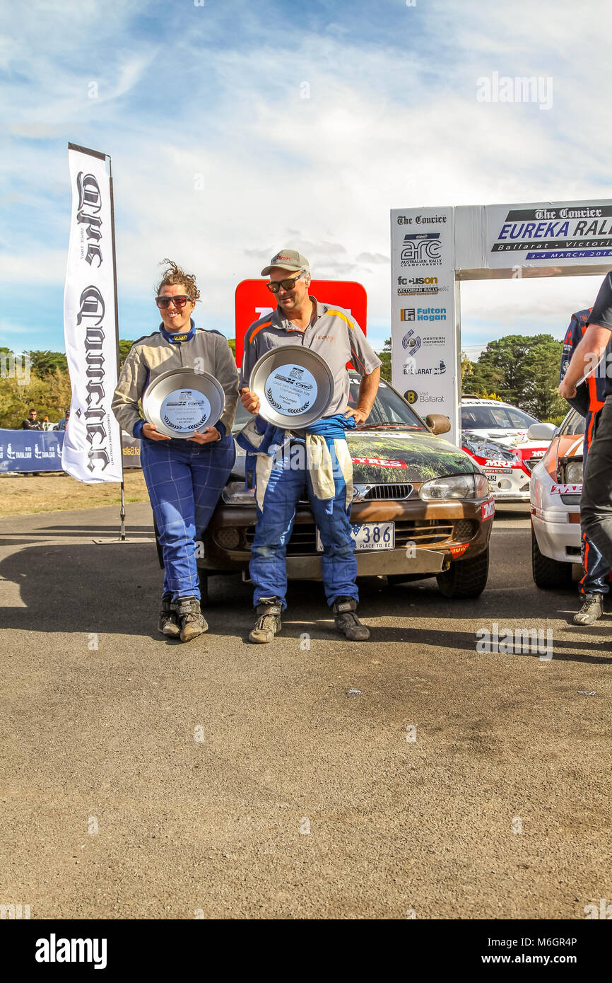 Cams Australian Rally Championships - Podium ARC-Deux roues motrices Podium 2018- 2e Place Jason leanne & Amanda Ramia - Pronto Satria 2000Podium.. Credit : brett keating/Alamy Live News Banque D'Images