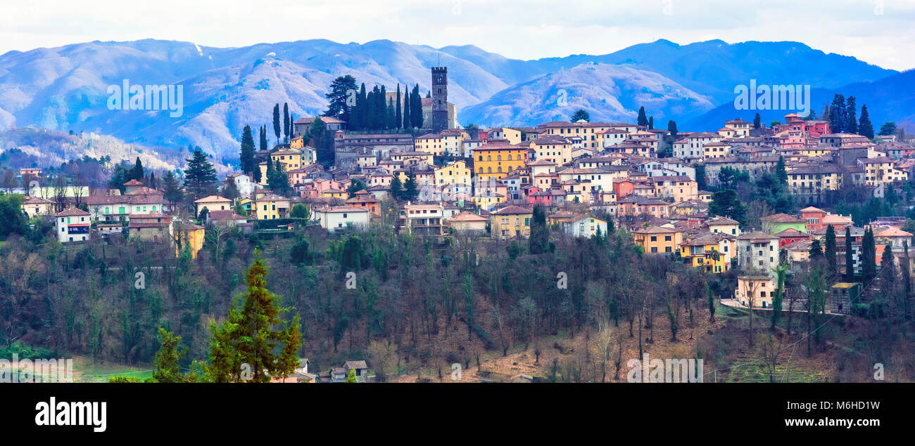Castiglionne di Garfagnana impressionnant village,vue panoramique,près de Lucca, Toscane, Italie. Banque D'Images