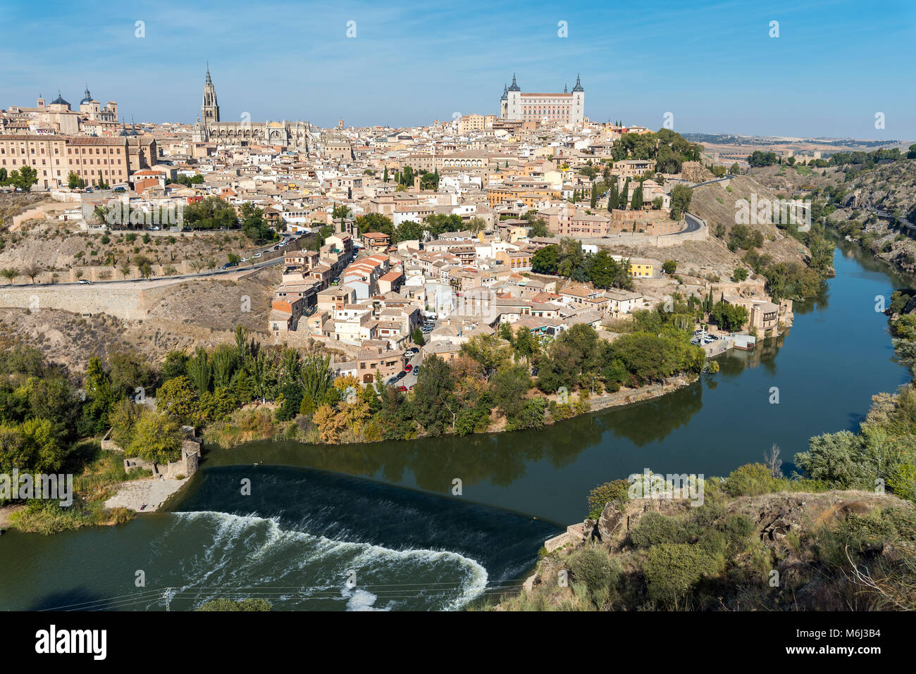 Tolède et le Tage en Espagne sur une journée ensoleillée Banque D'Images