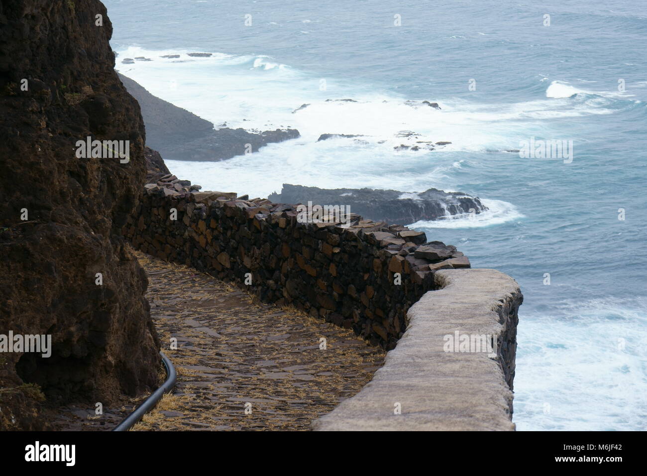Vieux chemin côtier de Ponta do Sol à Cruzinha sur l'île de Santo Antao, Cap Vert Banque D'Images