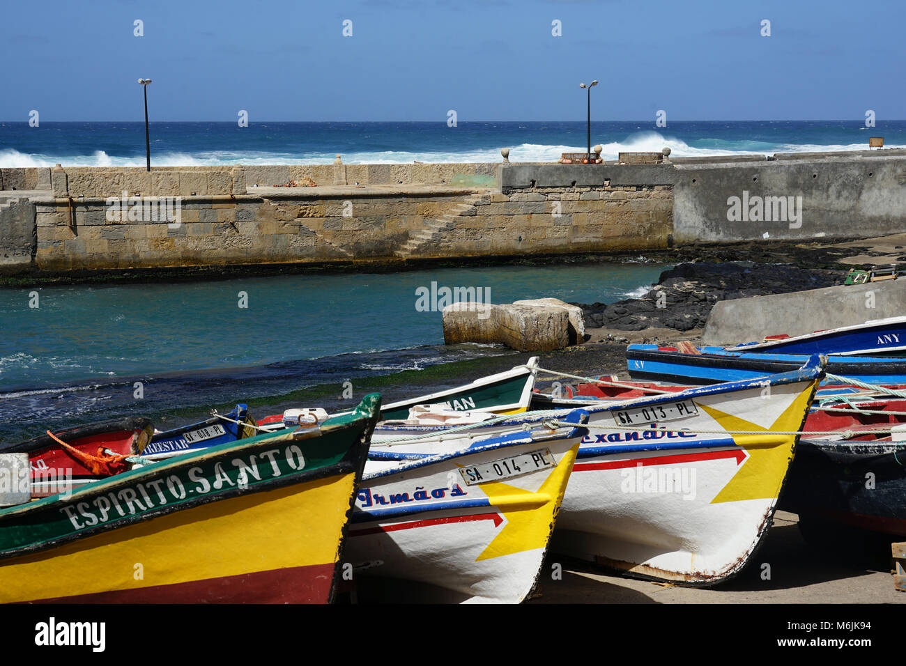 Bateaux, Port de pêche de Ponta do Sol, Santo Antao, Cap Vert Banque D'Images