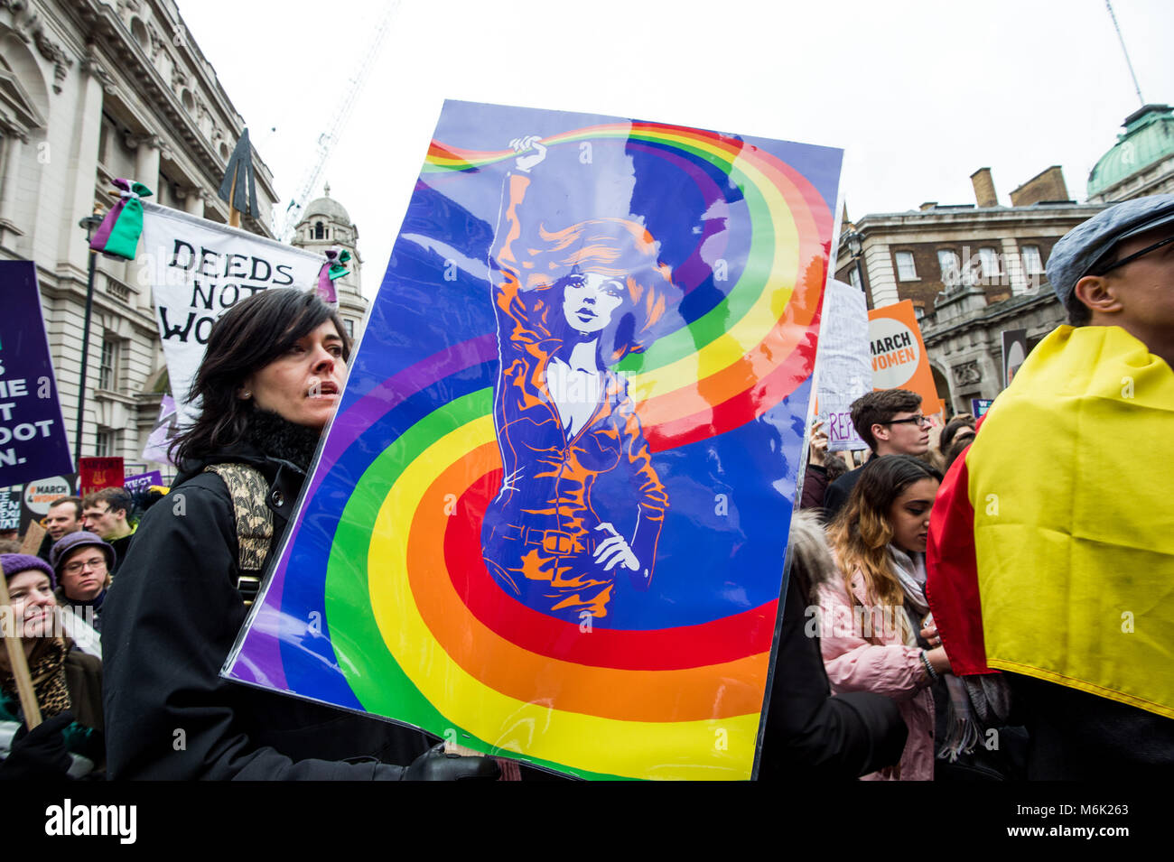 Londres, Royaume-Uni. 4e Mar, 2018. Un écriteau vu pendant la marche.London célèbre la marche des femmes pour la journée internationale de la femme le 8 mars prochain. En plus de 100 ans ont été célébrés depuis le vote a été remporté pour les femmes en Angleterre. Credit : B-3177.jpg Rouco SOPA/Images/ZUMA/Alamy Fil Live News Banque D'Images