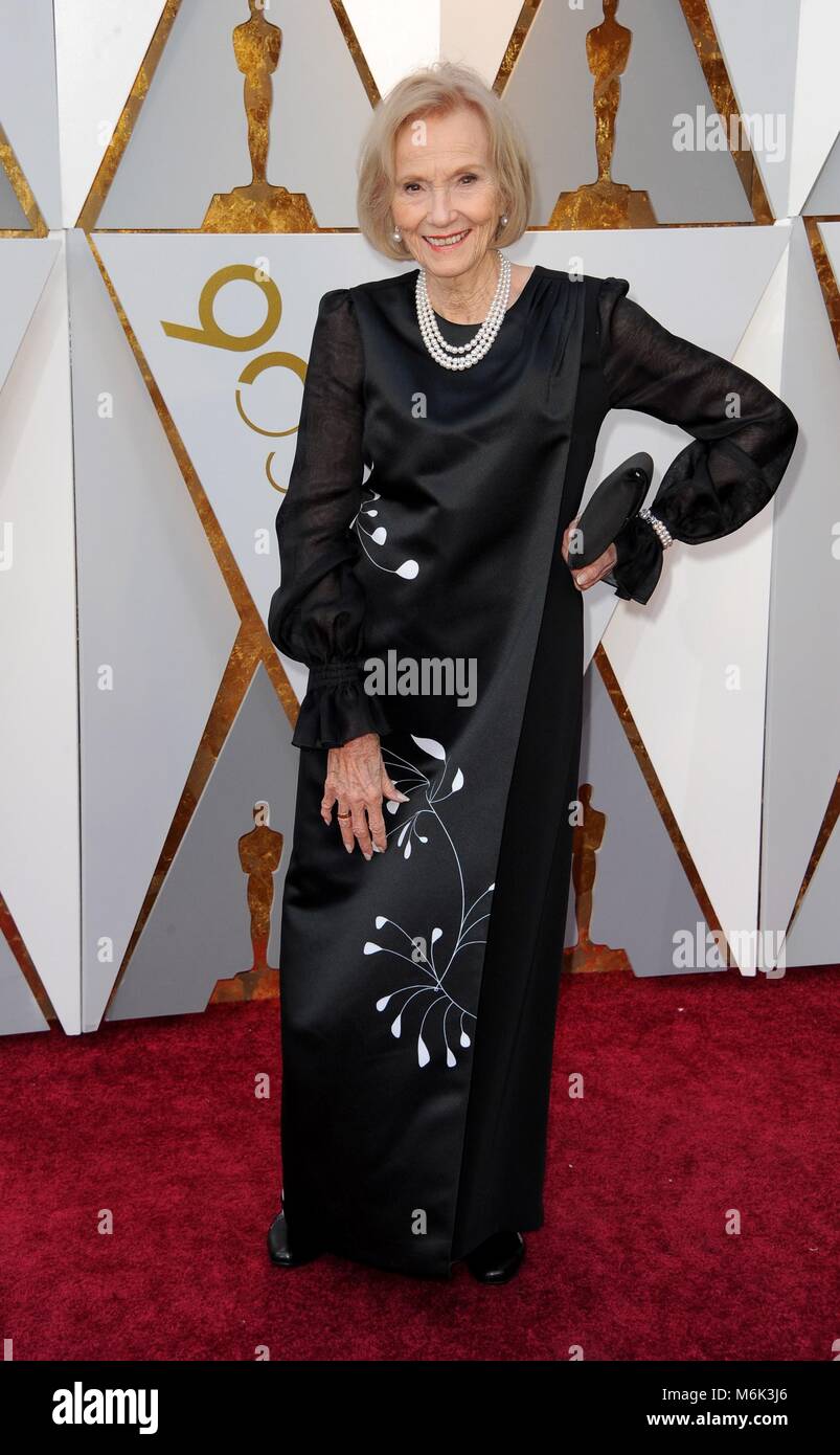 Los Angeles, CA, USA. 4e Mar, 2018. Eva Marie Saint devant le hall des arrivées pour le 90e Academy Awards - Arrivals, le Kodak Theater à Hollywood et Highland Center, Los Angeles, CA 4 mars 2018. Credit : Elizabeth Goodenough/Everett Collection/Alamy Live News Banque D'Images