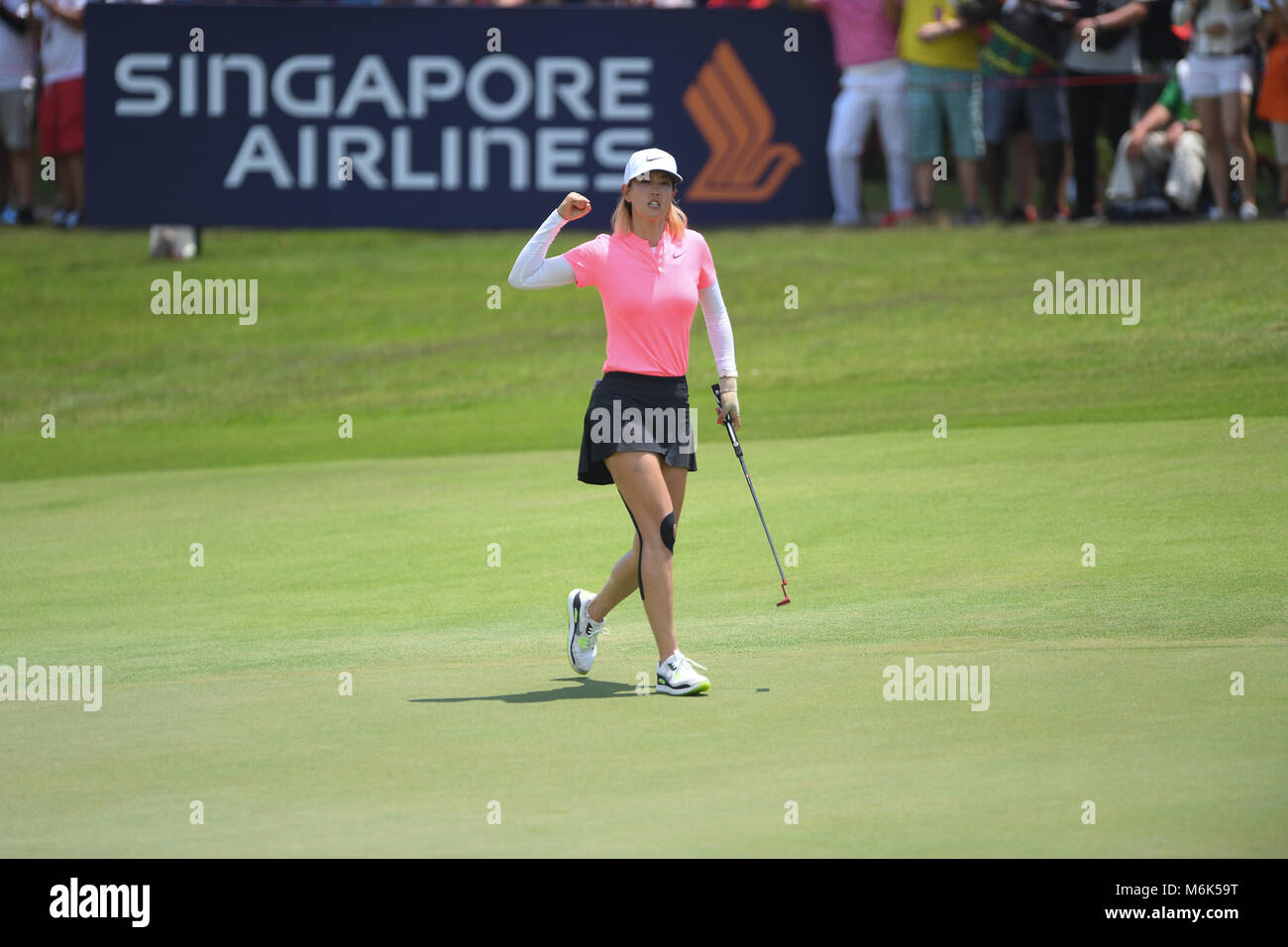 Singapour. 4e Mar, 2018. Michelle Wie (USA), Mar 04, 2018 - Golf : Michelle Wie célèbre au 18e trou lors de la ronde 4 de HSBC Women's World Championship 2018, au Club de Golf de Sentosa à Singapour le 4 mars 2018. Credit : Haruhiko Otsuka/AFLO/Alamy Live News Banque D'Images