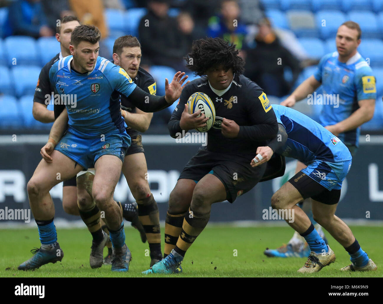 Coventry, Royaume-Uni. 4e Mar, 2018. Aviva Premiership Rugby Wasps v London Irish - Guy Thompson de guêpes essaie d'attaquer - obligatoire en ligne : Paul Roberts/OneUpTop Crédit : Paul Roberts/Alamy Live News Banque D'Images