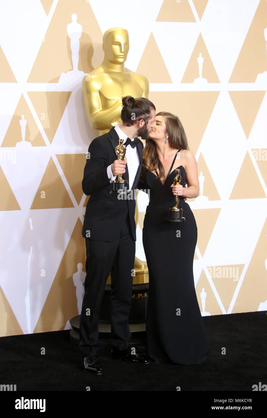 Hollywood, CA. 4e Mar, 2018. Chris Overton, Rachel Shenton, dans la salle de presse lors de la 90e Academy Awards au Kodak Theater à Hollywood, Californie le 4 mars 2018. Credit : MediaPunch Inc/Alamy Live News Banque D'Images