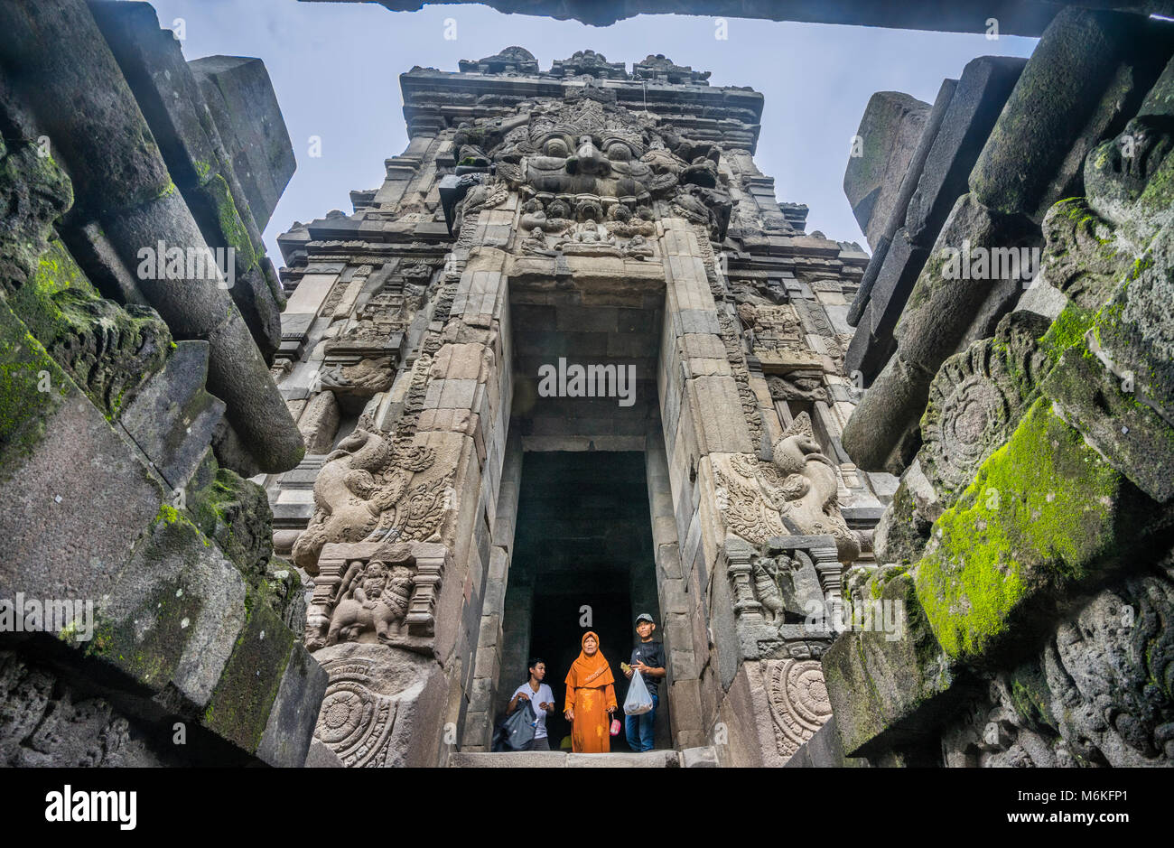 L'Indonésie, Java central, entrée à la chambre principale du temple de Shiva à la mi-9e siècle Prambanan Hindu Temple complexe Banque D'Images