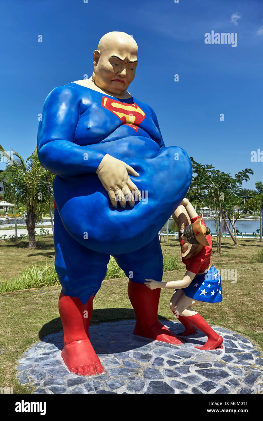 Love art park statues drôle Pattaya en Thaïlande. Banque D'Images
