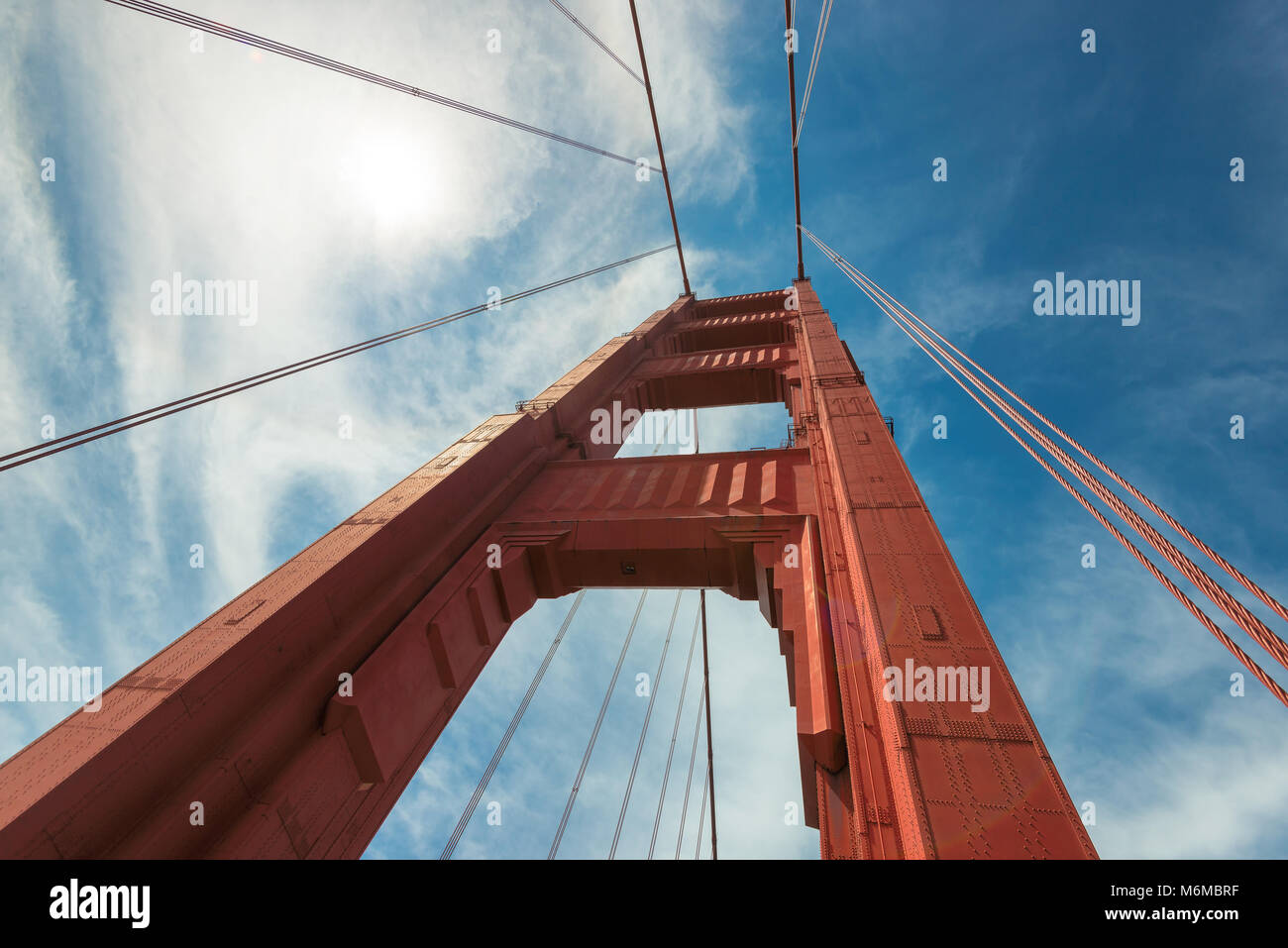 Golden Gate Bridge un gros plan de la tour nord, San Francisco Banque D'Images