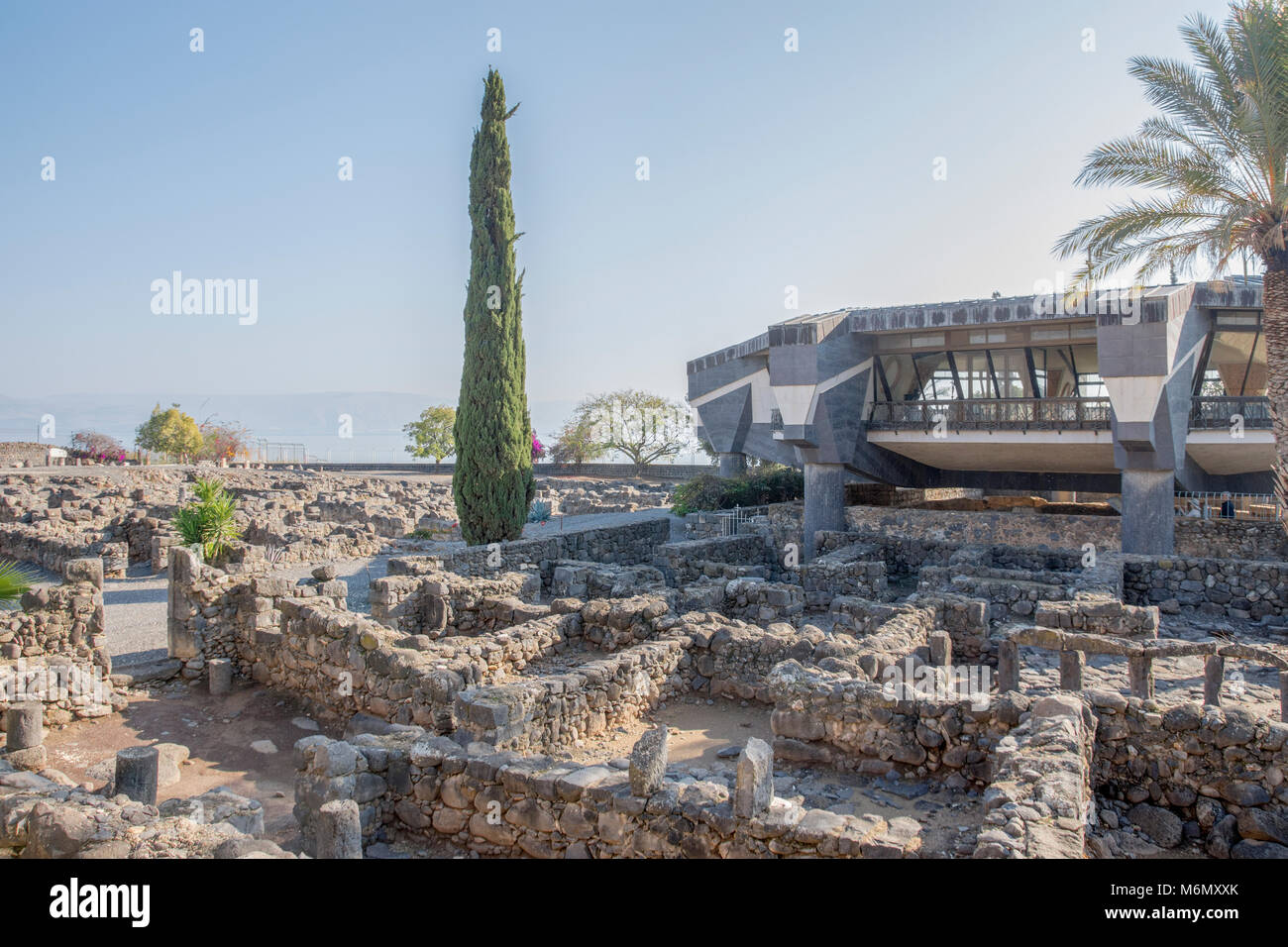 Israël, la Mer de Galilée, Capharnaüm à l'extérieur de l'Église catholique construite sur la maison de Saint Peter Banque D'Images
