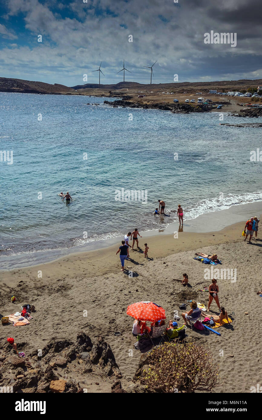 Abades, Adeje, Tenerife Sud avec des groupes de la famille le week-end. Banque D'Images