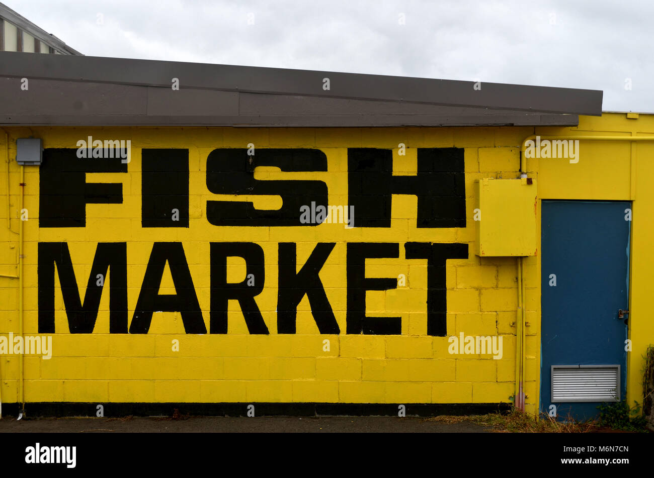 Marché de poisson sur le côté du signe des capacités à Campbelltown NSW Australie Banque D'Images