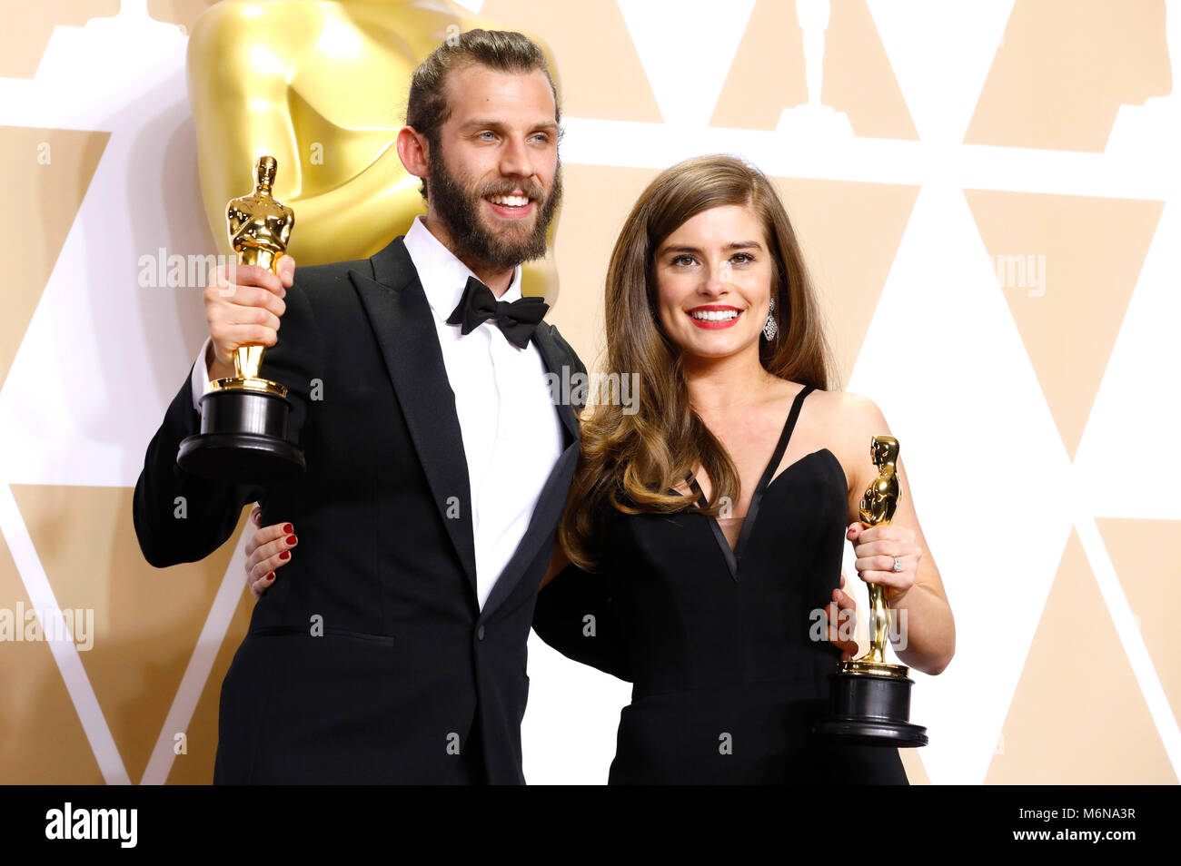 Chris Overton et Rachel Shenton, 'les gagnants du meilleur court-métrage", posent dans la salle de presse au 90th annual Academy Awards au Hollywood & Highland Center le 4 mars 2018 à Hollywood, Californie. Banque D'Images