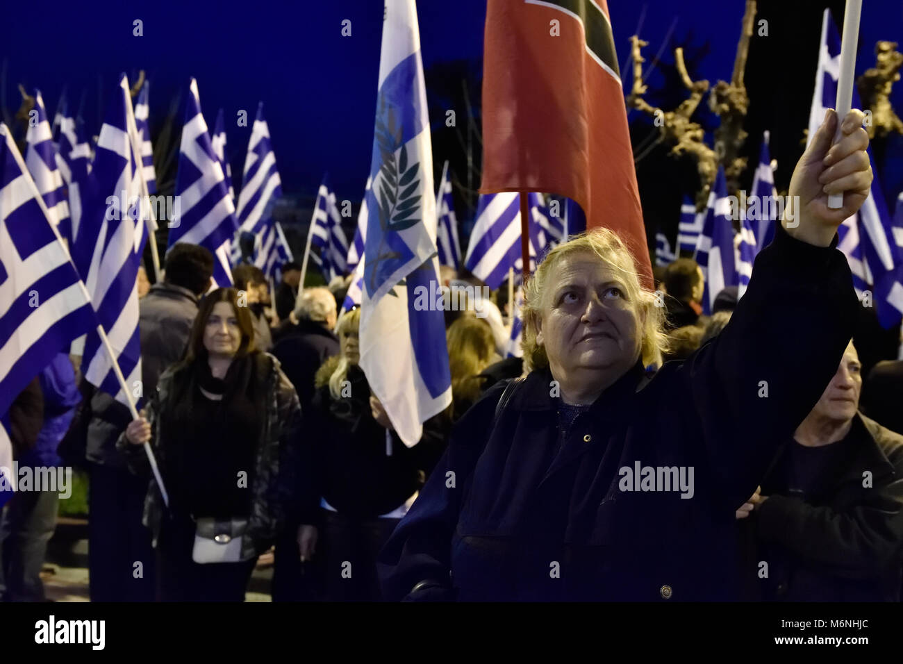 Athènes, Grèce, le 5 mars 2018. Les partisans d'Aube dorée protester contre l'arrestation de deux officiers de l'armée grecque pour patrouiller la frontière gréco-turque par les forces turques à Athènes, Grèce. Crédit : Nicolas Koutsokostas/Alamy Live News. Banque D'Images