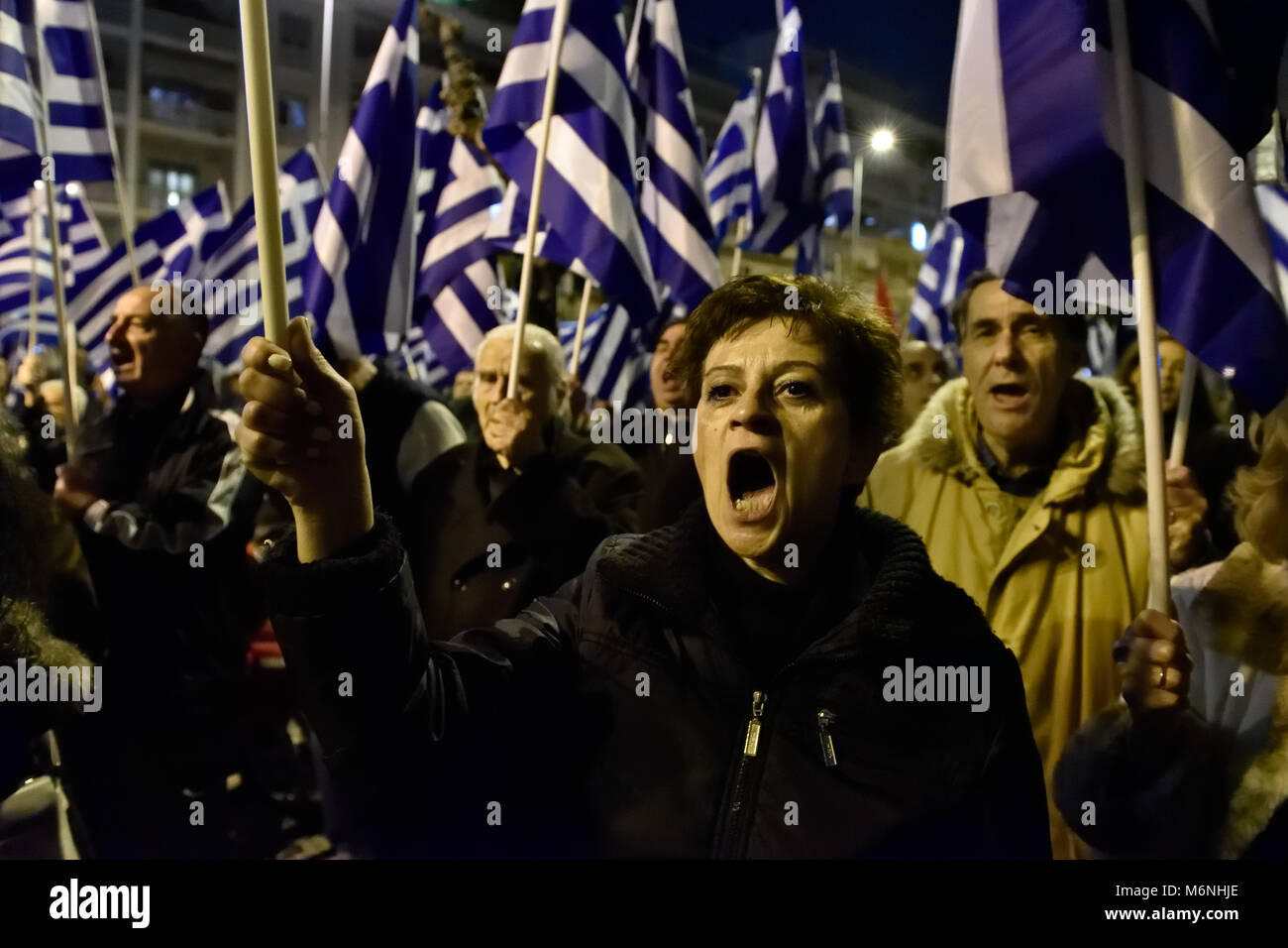 Athènes, Grèce, le 5 mars 2018. Les partisans d'Aube dorée protester contre l'arrestation de deux officiers de l'armée grecque pour patrouiller la frontière gréco-turque par les forces turques à Athènes, Grèce. Crédit : Nicolas Koutsokostas/Alamy Live News. Banque D'Images