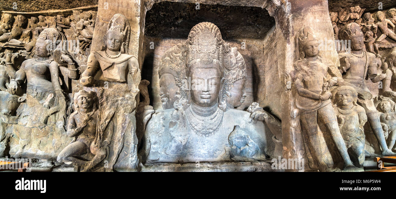 Sadashiva Trimurti sculpture dans la grotte d'Elephanta Island sur 1. Mumbai, Inde Banque D'Images