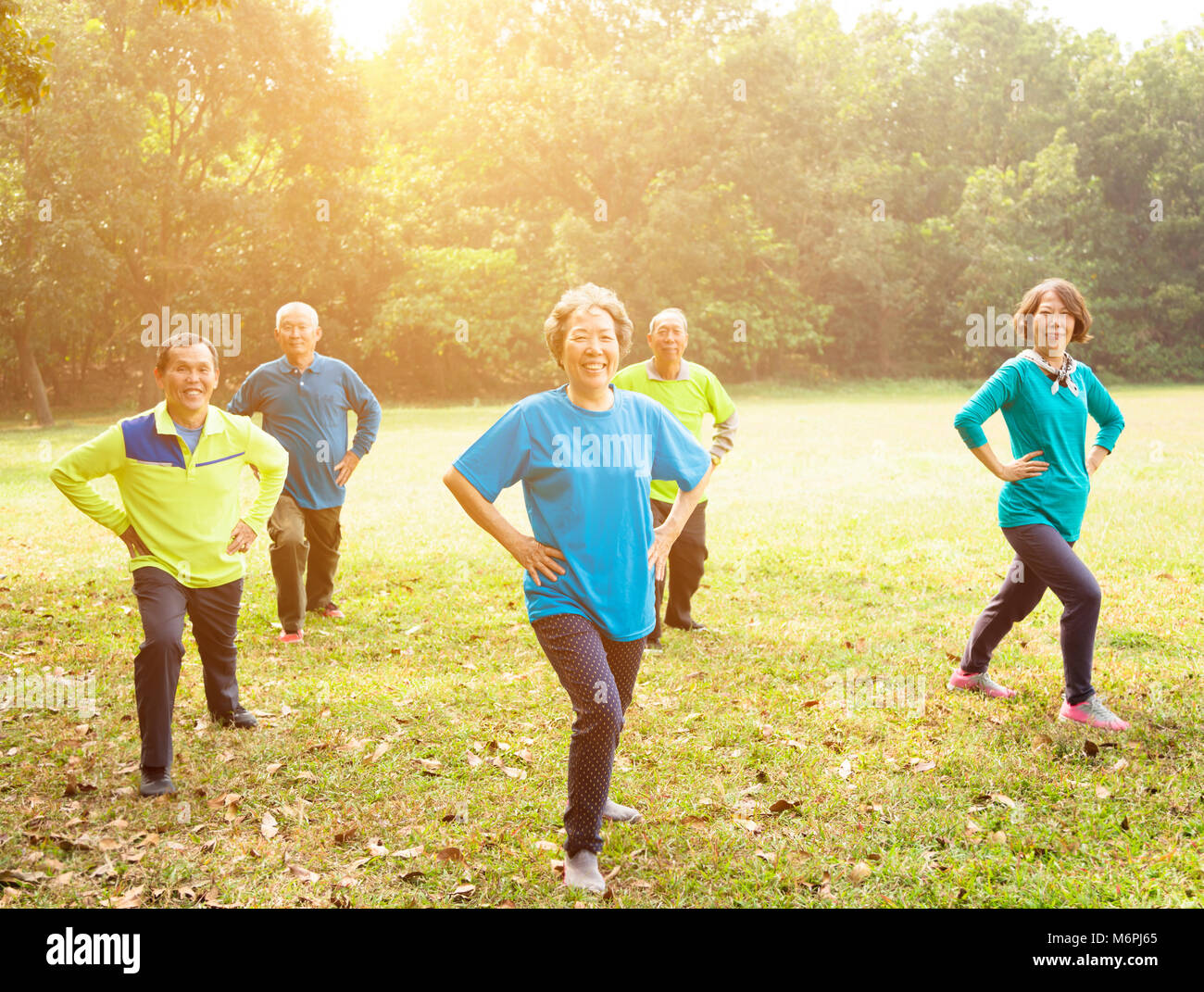 Happy Group Exercice d'amis et d'avoir du plaisir Banque D'Images