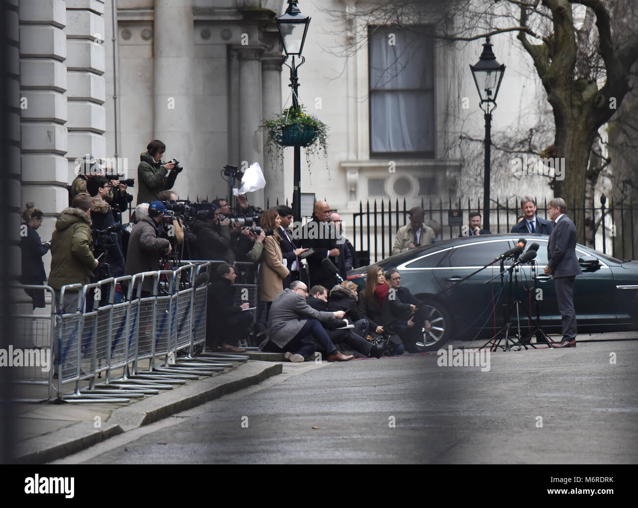 Downing Street, London, UK. 6 mars 2018. Le Parlement européen, Guy Verhofstadt, chef Brexit parle à la presse à l'issue des réunions à Downing Street. Crédit : Matthieu Chattle/Alamy Live News Banque D'Images