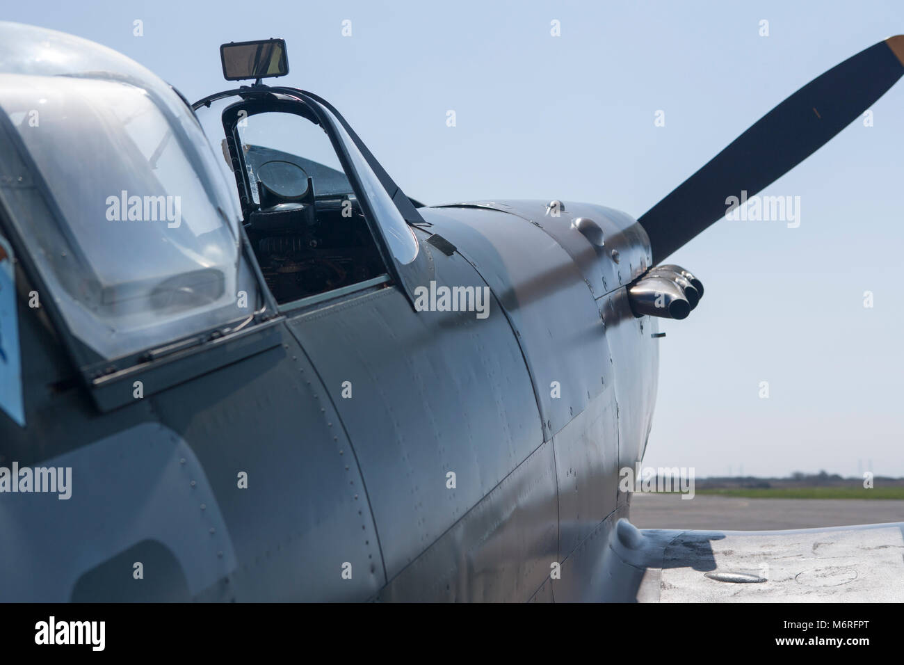 Vue de cockpit ouvert et l'hélice du Supermarine Spitfire Banque D'Images