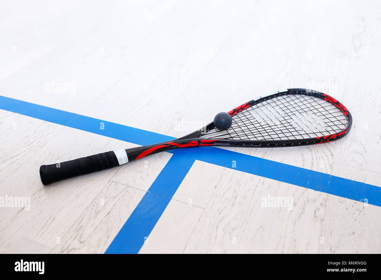 L'équipement sur la cour de racquetball Banque D'Images