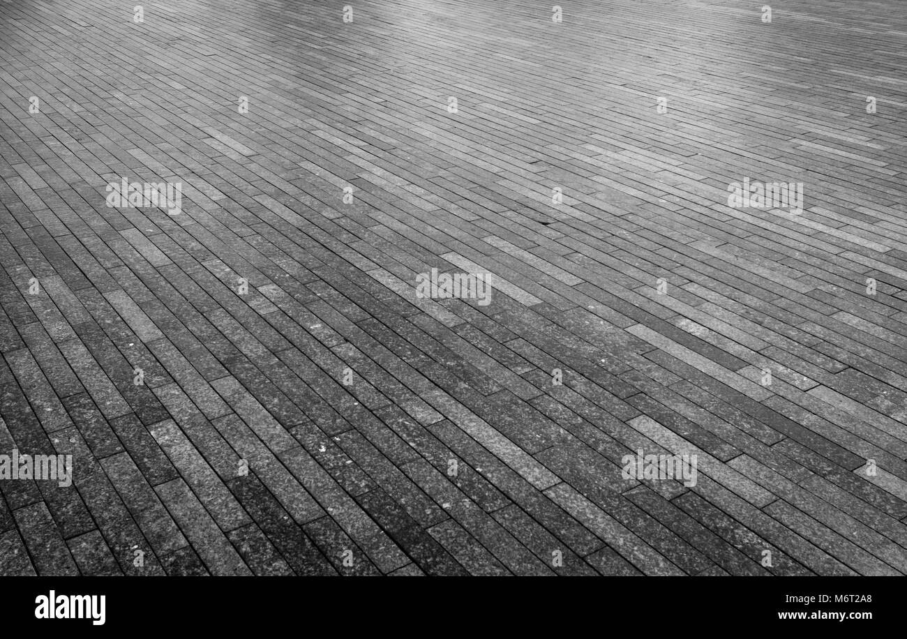 Passerelle extérieure European tile montrant cirées et réflexions Banque D'Images