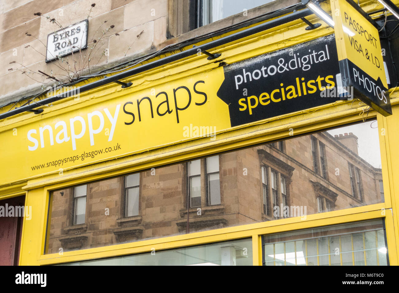 Snappy Snaps photography et de services numériques, la chaîne de Byres Road, Glasgow, Scotland, UK Banque D'Images